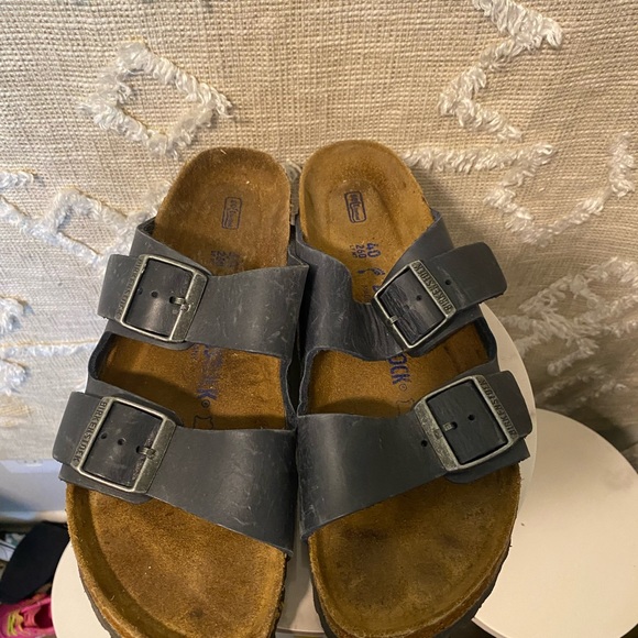 Birkenstock Shoes - Birkenstocks women’s Sz 9 play condition